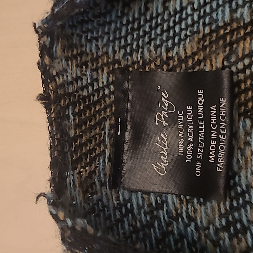 GENTLY WORN Charlie Paige One Size Fits All Paisly Printed Acrylic Fringed Shawl - Picture 3 of 13